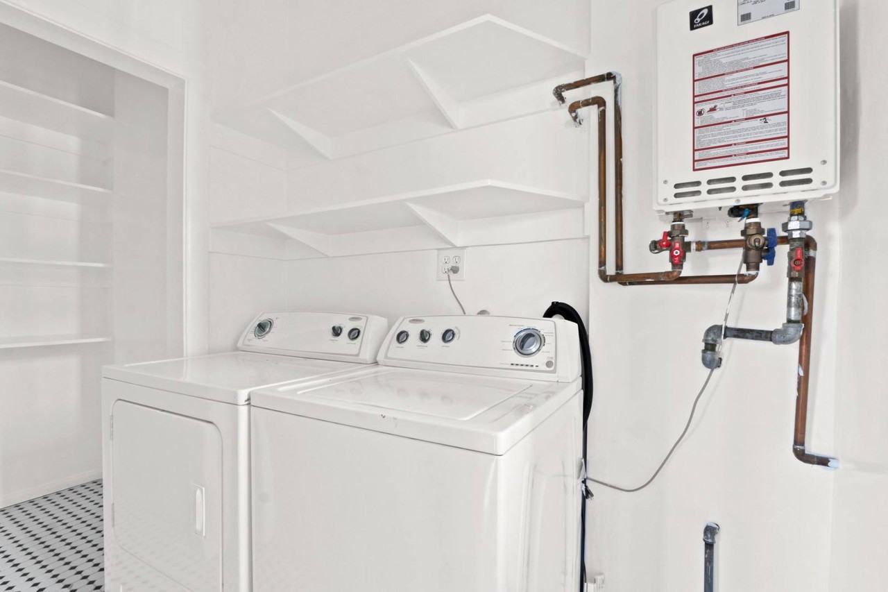 Gramercy Apartments - Photo 7 of 10