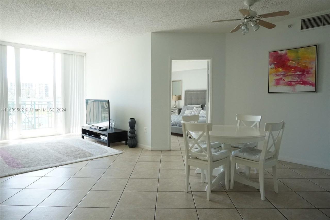 17555 Atlantic Blvd #606 - Photo 3 of 8