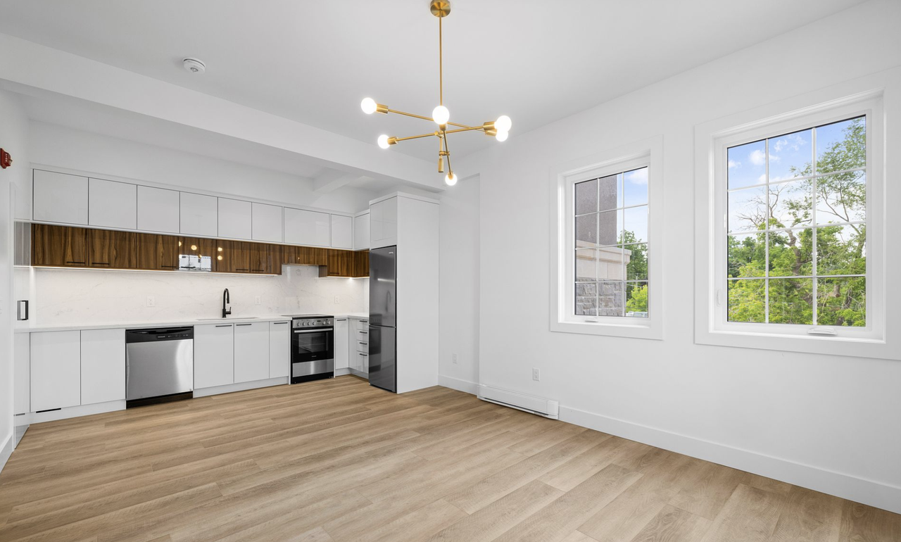 163 Main Street East - Photo 3 of 13