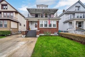 featured image of 122 Stratford Rd