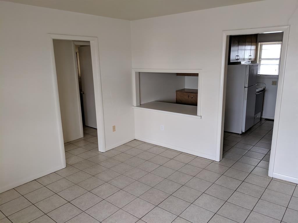 8 N Baumann Ave - Photo 2 of 8