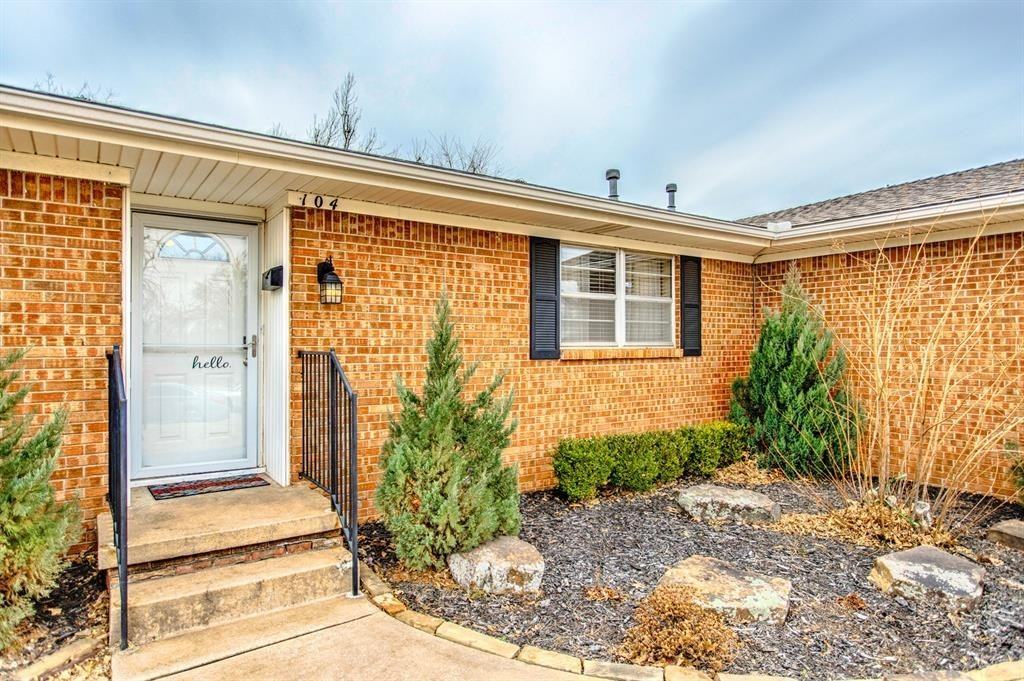 104 Ann Arbor - Photo 3 of 23