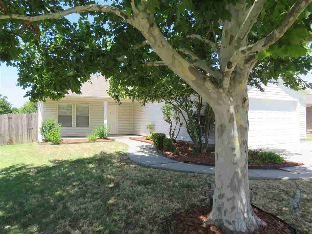 15421 Acacia Rd - Photo 3 of 24