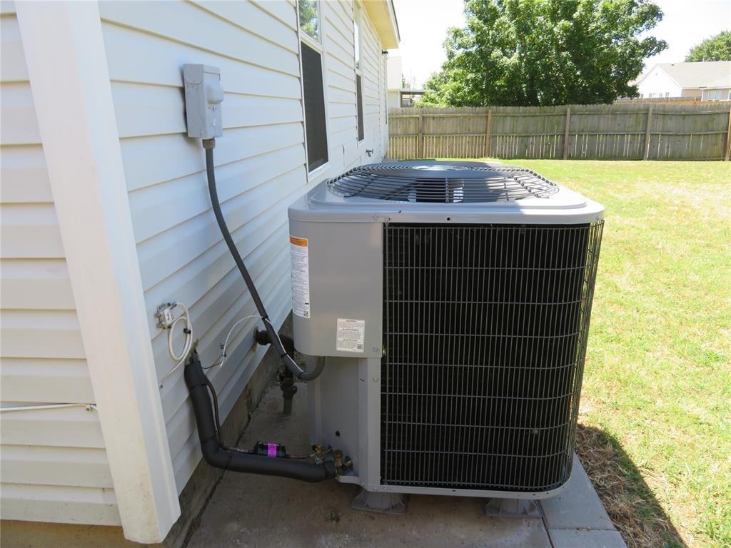 15421 Acacia Rd - Photo 4 of 24