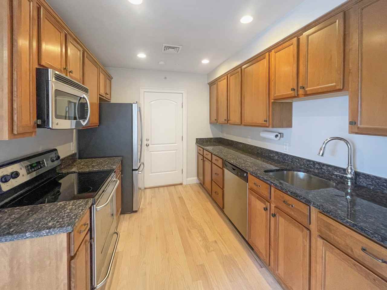 2 Hawthorne Boulevard #2 - Photo 3 of 10