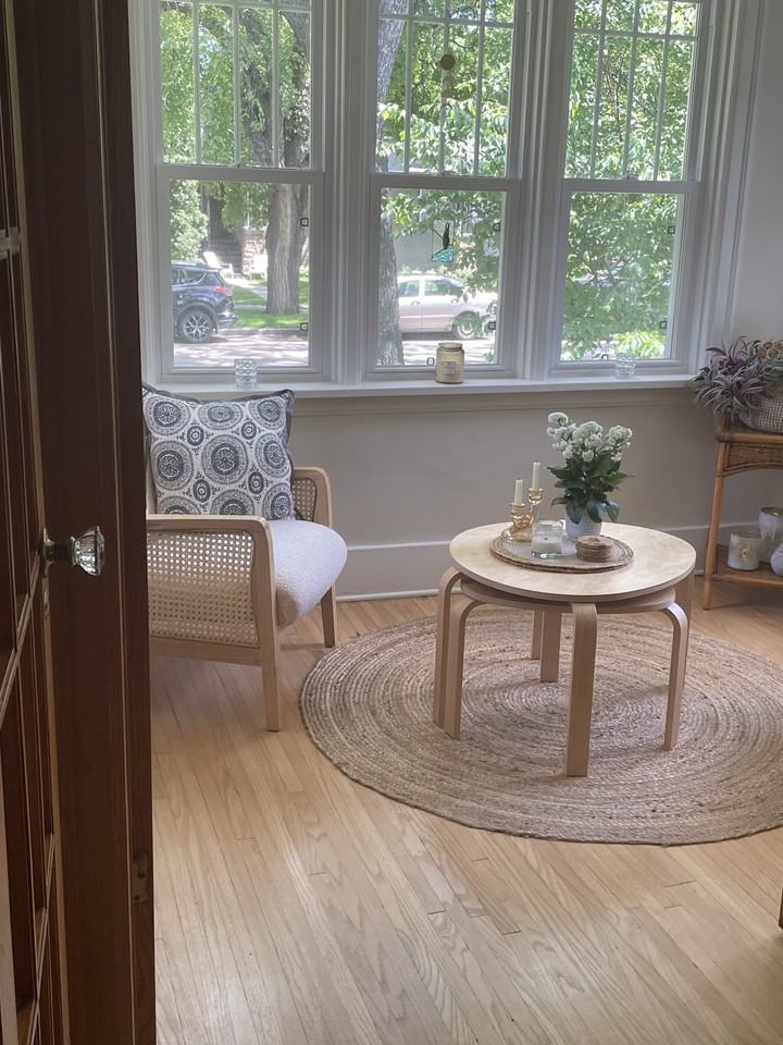 185 Queenston Street - Photo 2 of 25