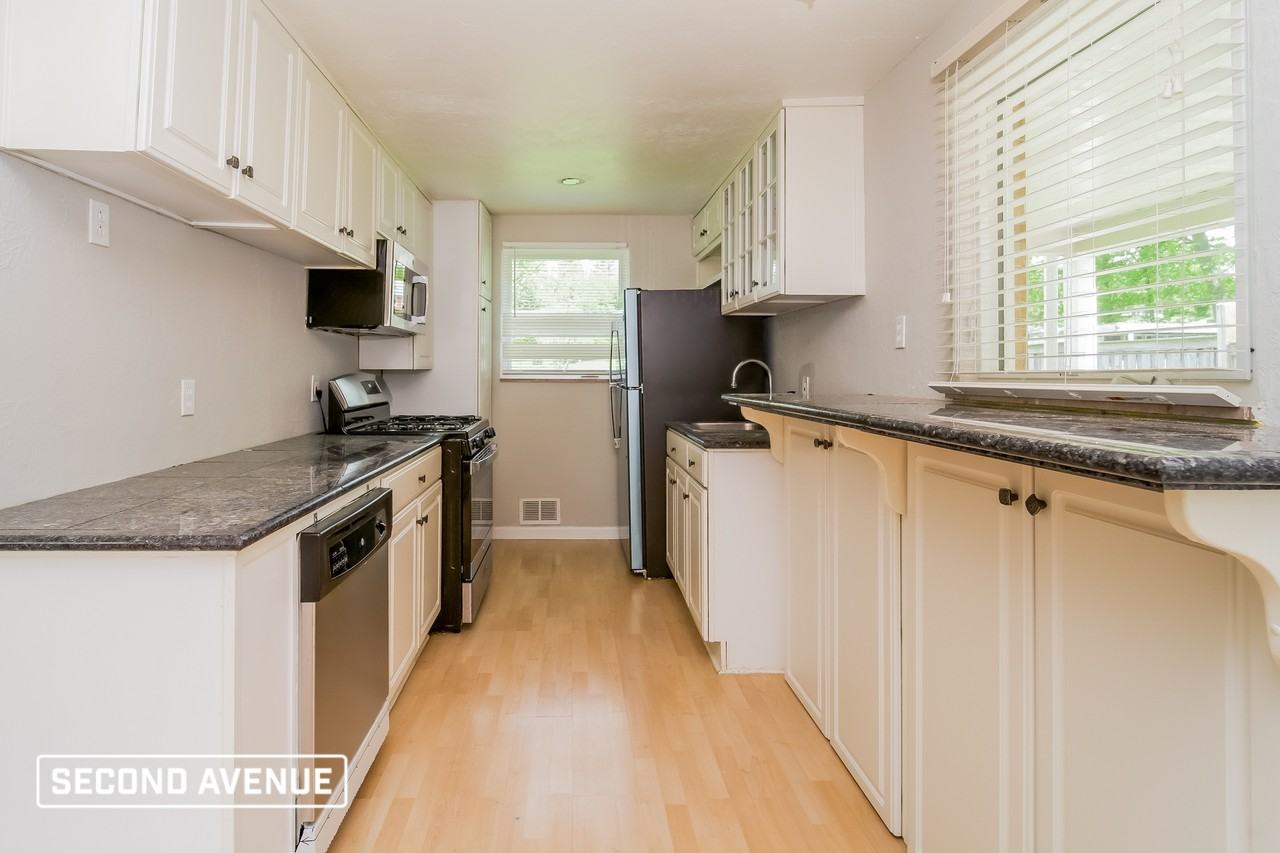 633 Patterson Rd - Photo 2 of 22