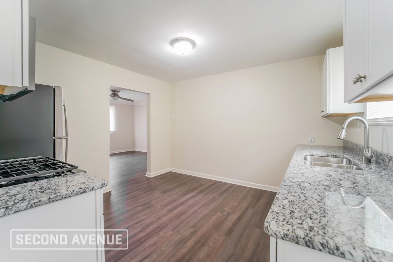 1211 Main St - Photo 5 of 20