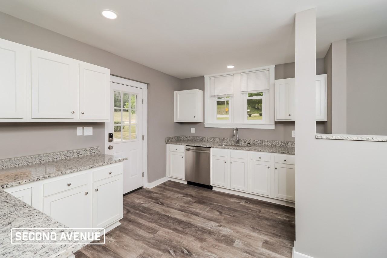 10814 Frankstown Rd - Photo 3 of 15