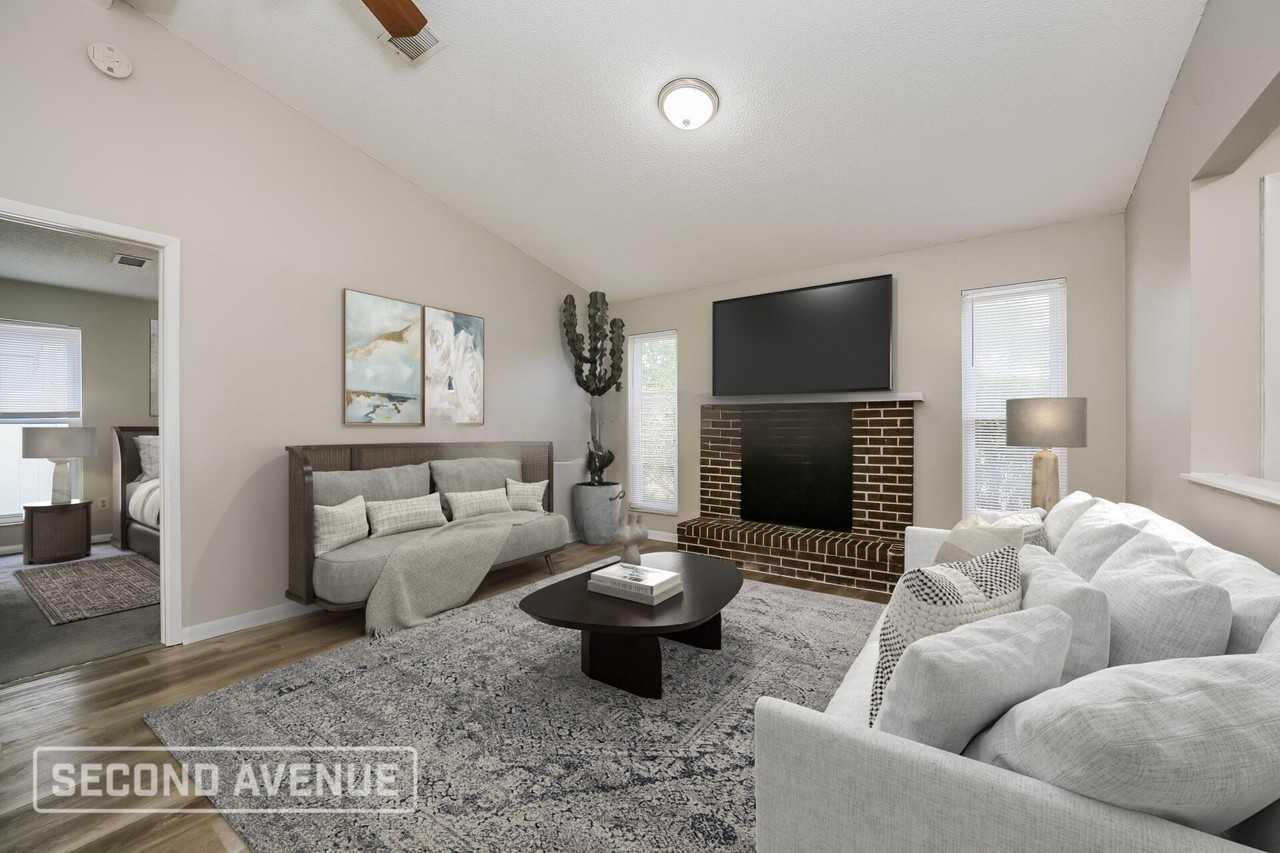 2030 Broad Oak Dr - Photo 2 of 25