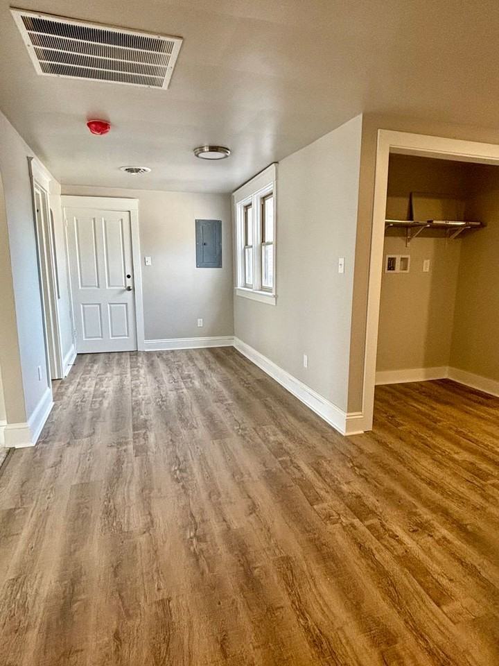 36 S. Market St. - Photo 3 of 12