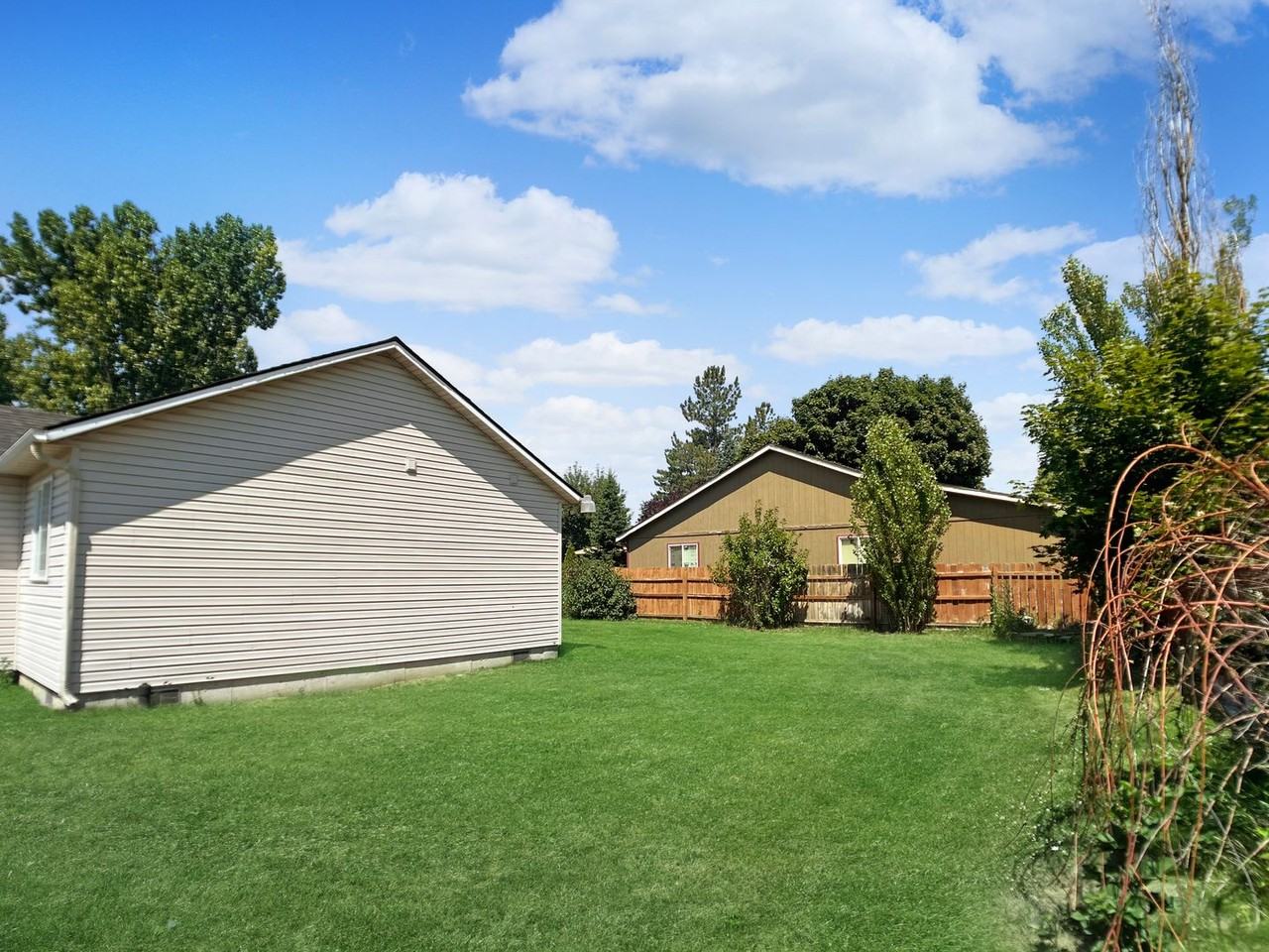 5160 N Abbey Ct - Photo 2 of 15