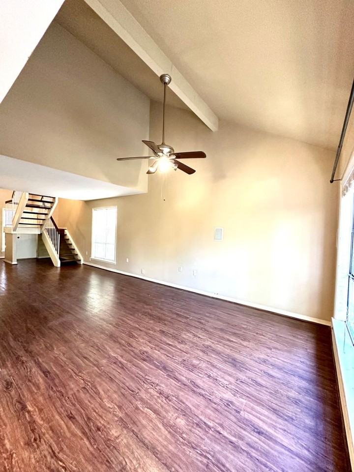 1334 Sharlo Ave - Photo 7 of 12
