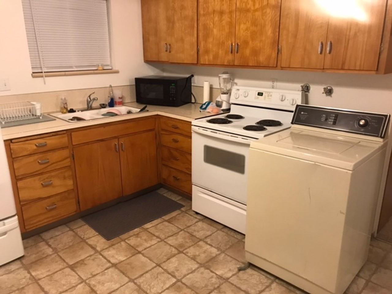 525 Brookside Pl #4 - Photo 2 of 6