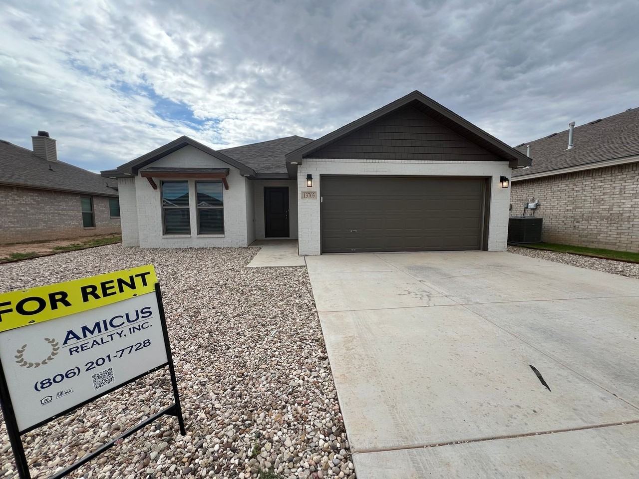 13703 Terrell Ave - Photo 3 of 34