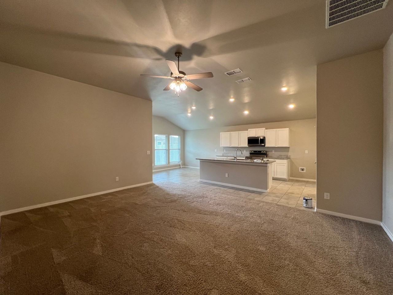 13703 Terrell Ave - Photo 7 of 34