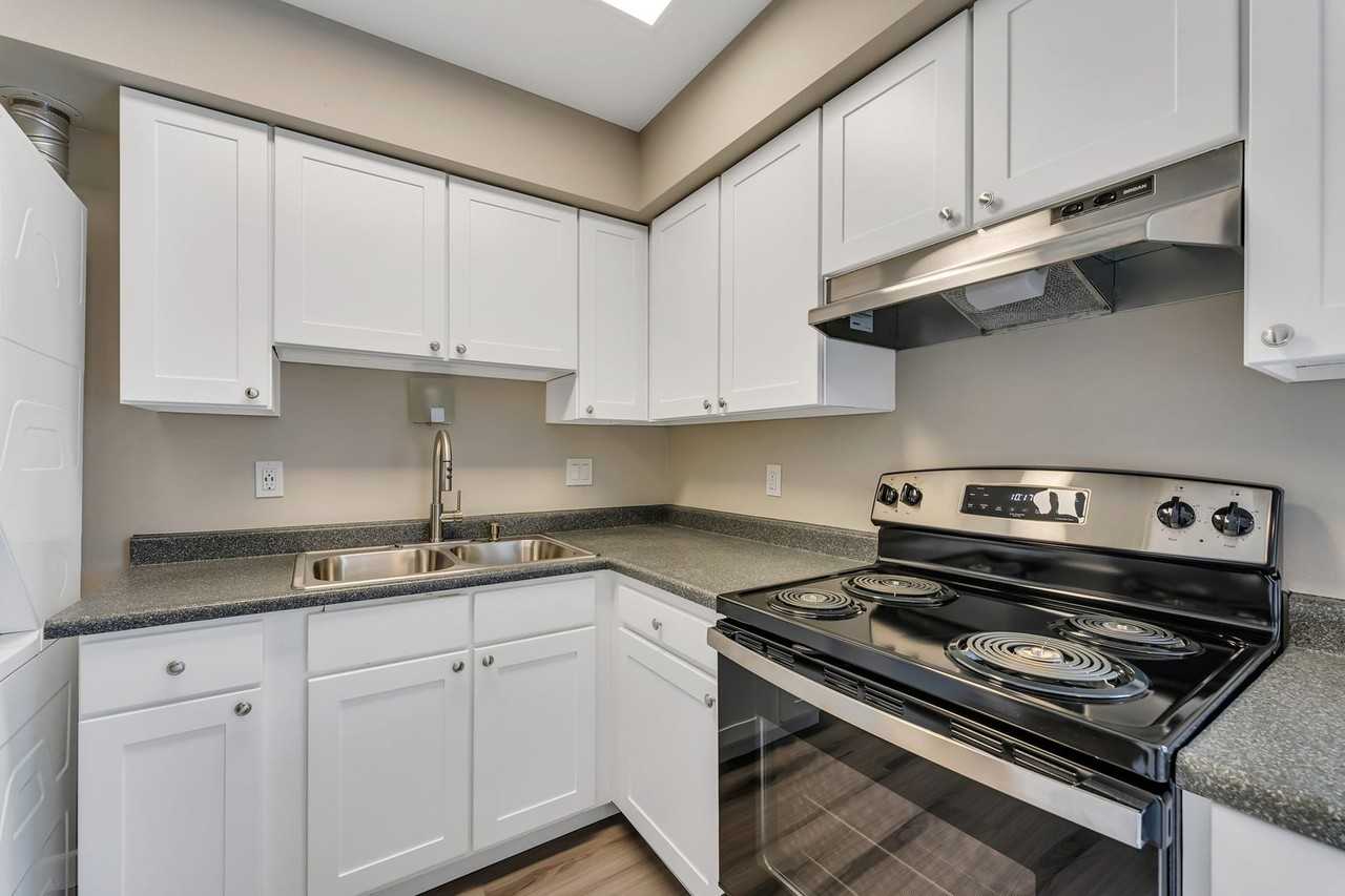 Country Club Villas - Photo 5 of 30