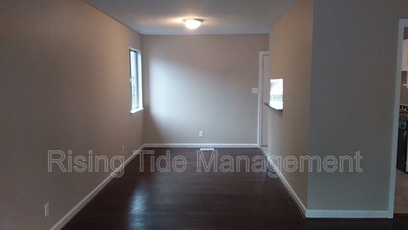 313 13th St - Photo 3 of 28