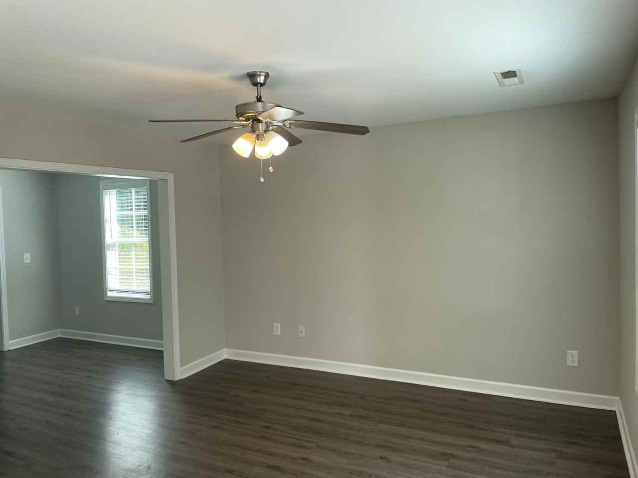 1004 Richard Ave - Photo 2 of 12