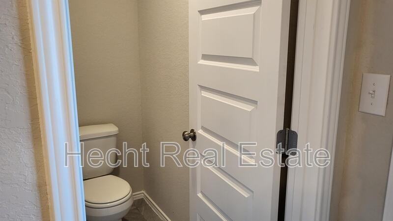 2440 Ayers Dr - Photo 3 of 40