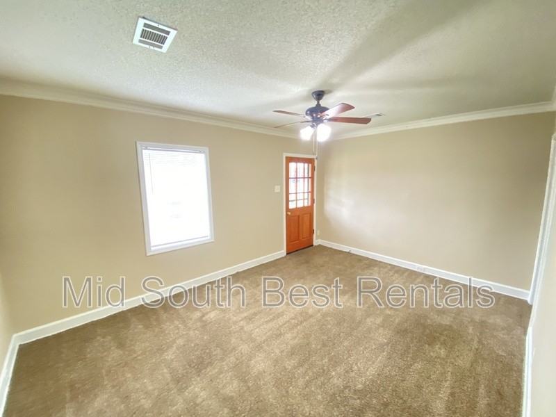 190 E Norwood Ave - Photo 2 of 8