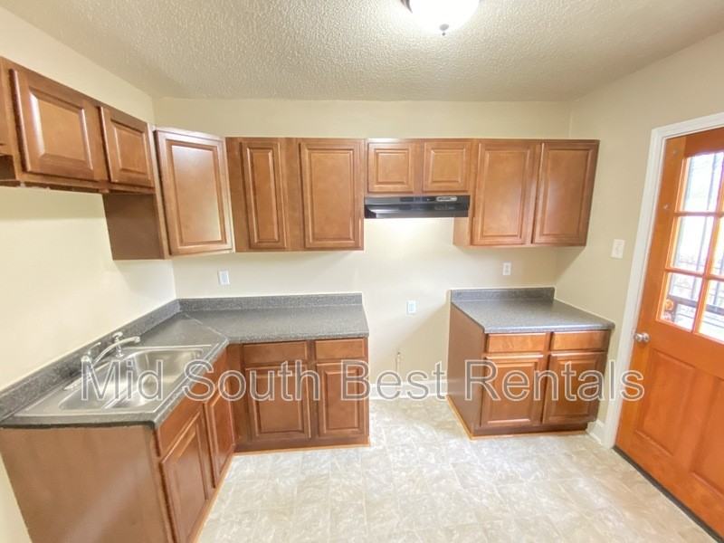 190 E Norwood Ave - Photo 3 of 8