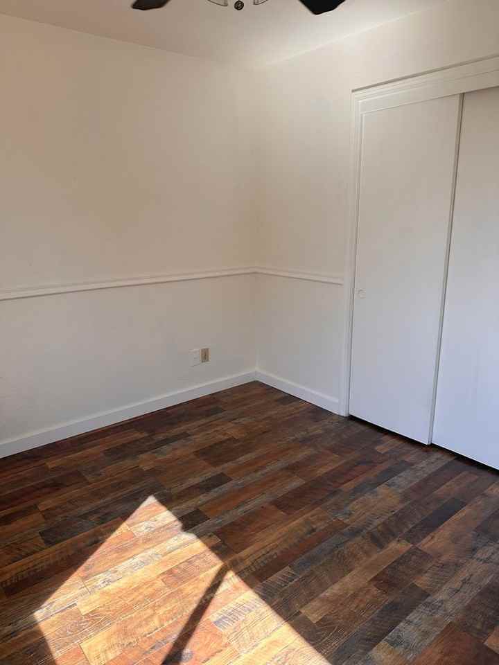 19519 Newport Ct - Photo 2 of 8