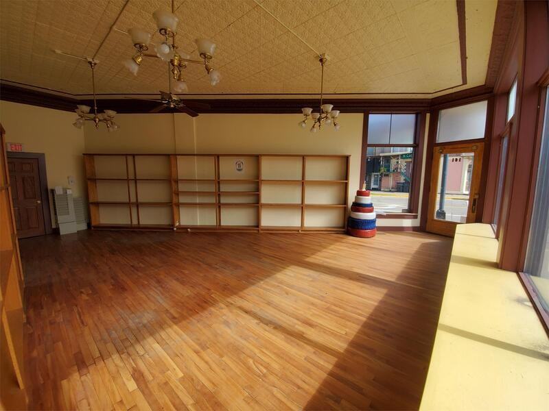 161 W Huron St - Photo 3 of 6