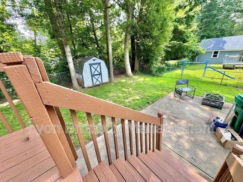 36 Brentwood Ave - Photo 3 of 12