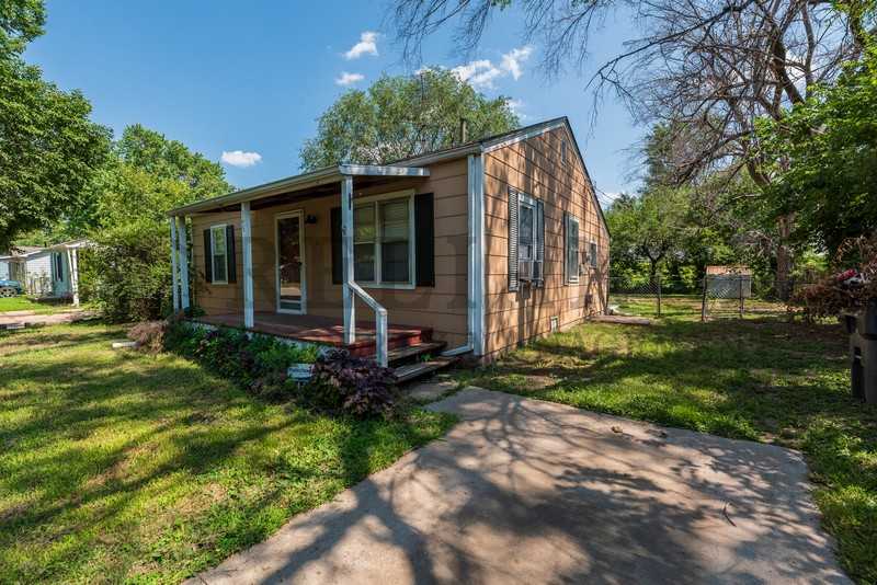 345 W Grover Ave - Photo 2 of 21