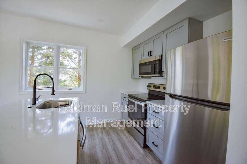 5305 Dana Pl Nw #7 - Photo 3 of 9