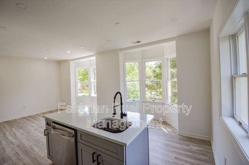 5305 Dana Pl Nw #7 - Photo 4 of 9