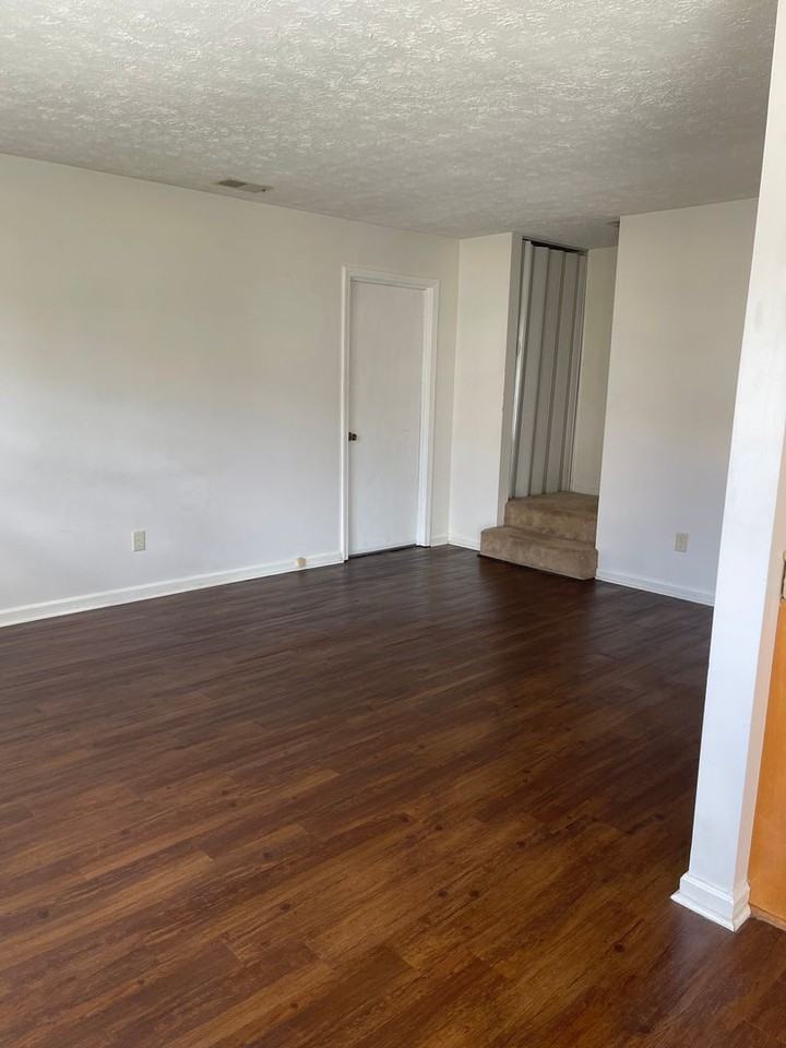 257 University Dr #2 - Photo 2 of 15