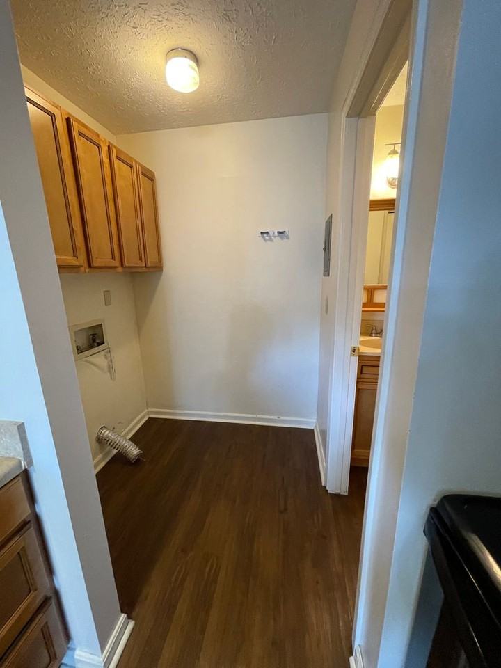 257 University Dr #2 - Photo 6 of 15