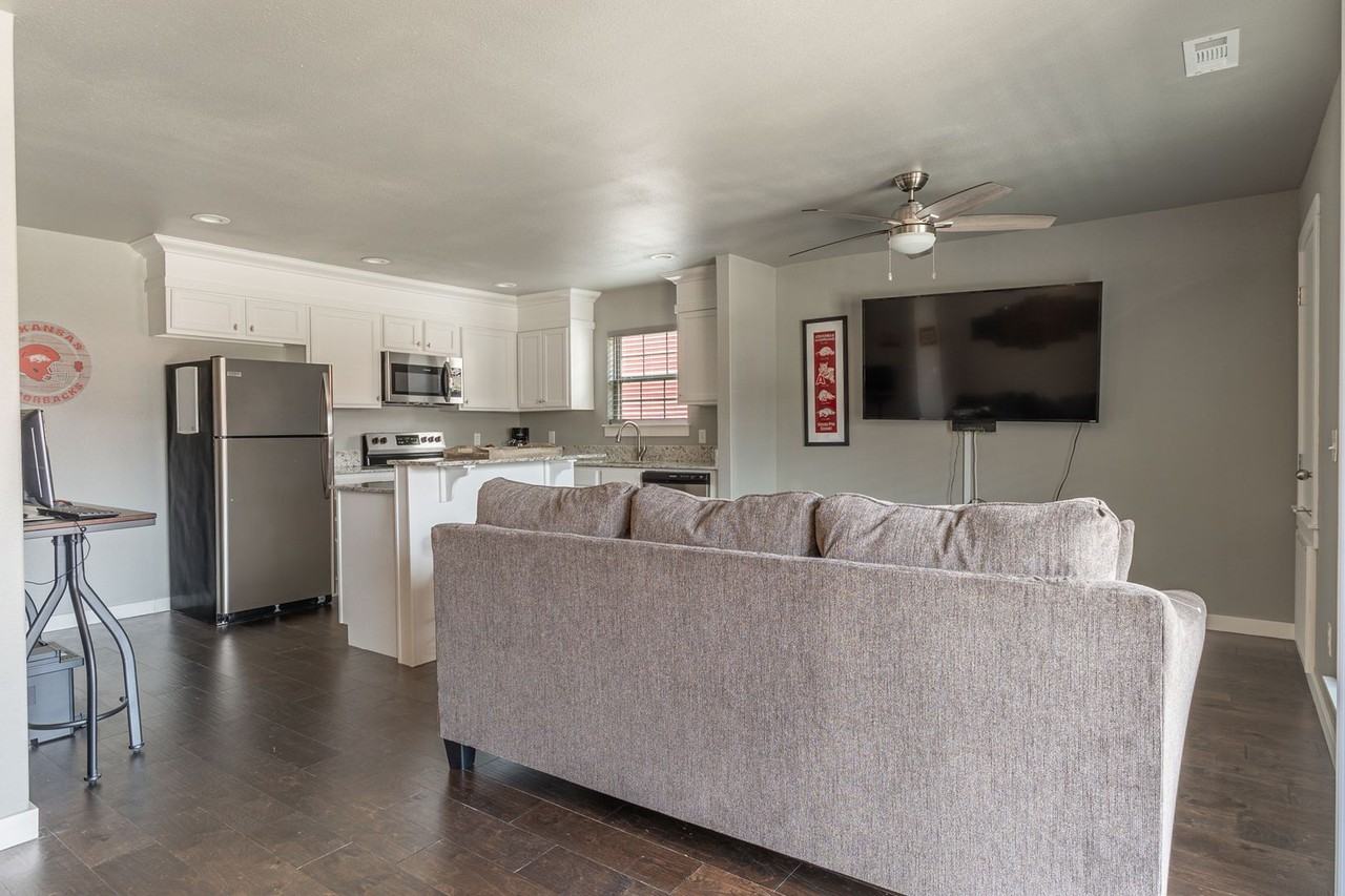 2805 W Lakewood Dr - Photo 3 of 25