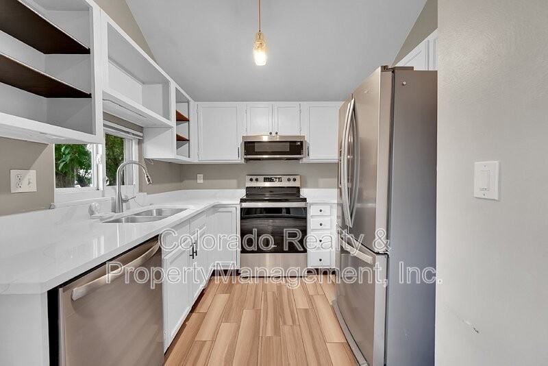 11985 E Cornell Cir - Photo 2 of 28