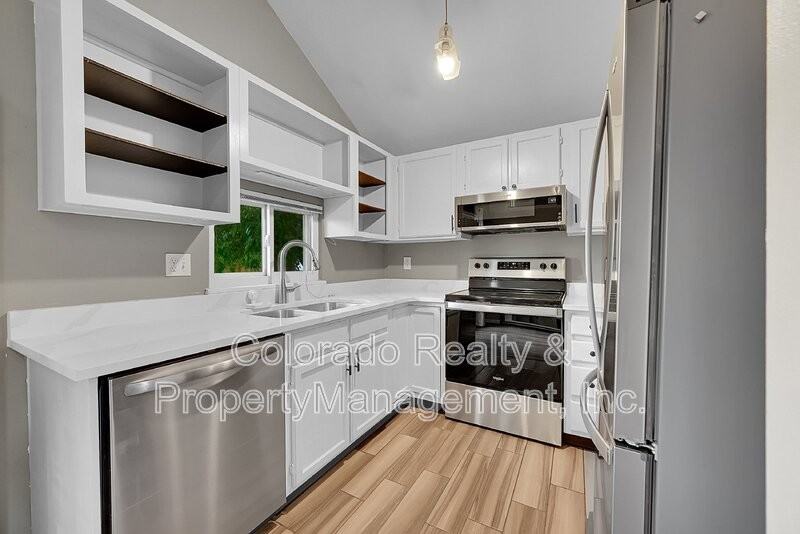 11985 E Cornell Cir - Photo 3 of 28