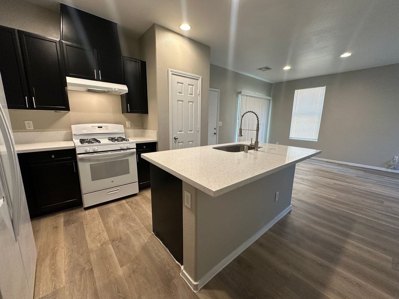 4574 Lime Straight Dr - Photo 2 of 29