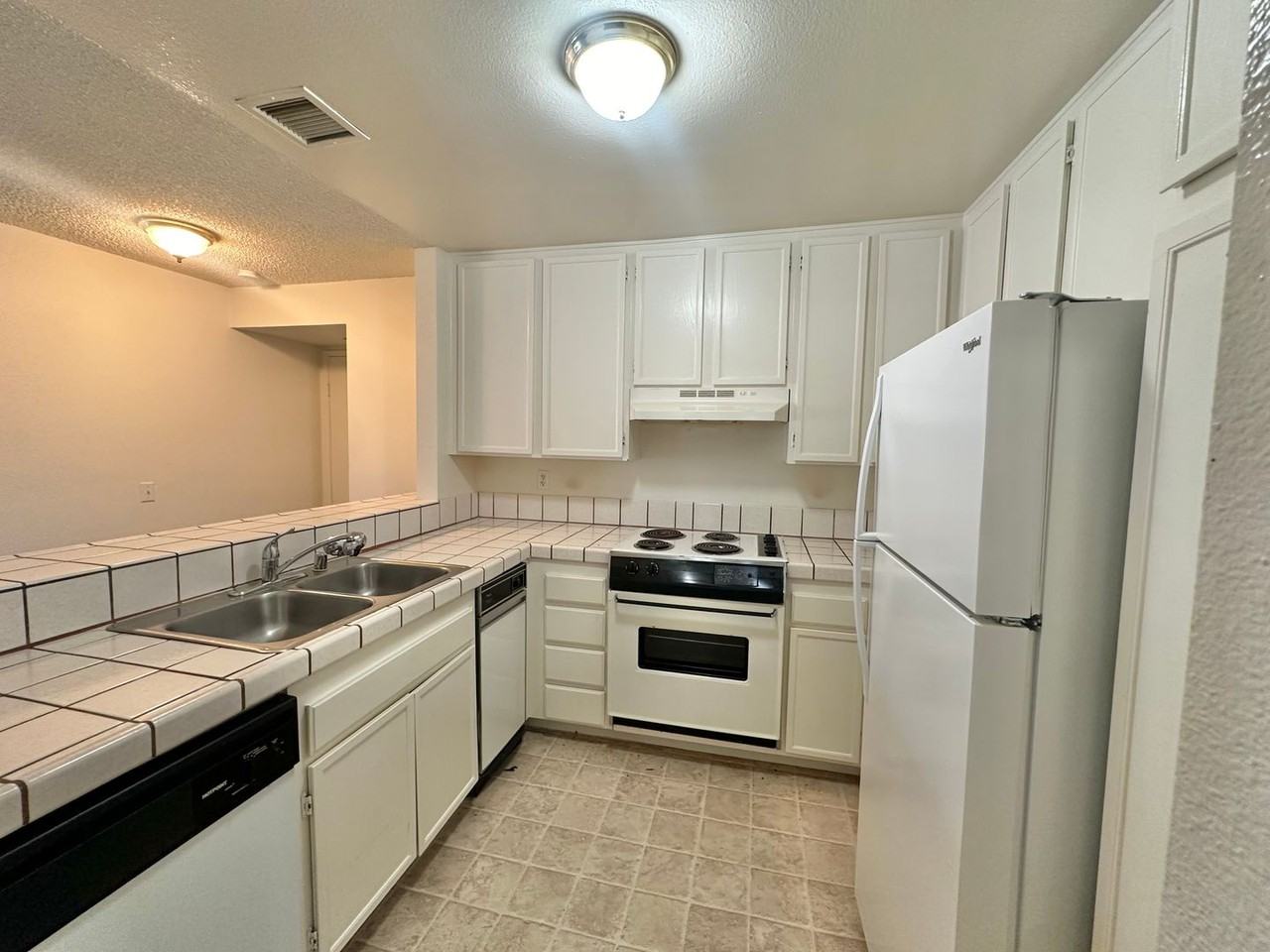 3955 Faircross Pl - Photo 4 of 12