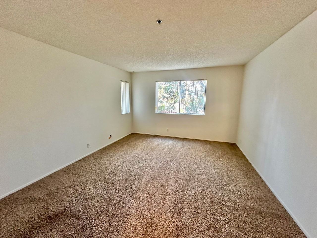 3955 Faircross Pl - Photo 5 of 12