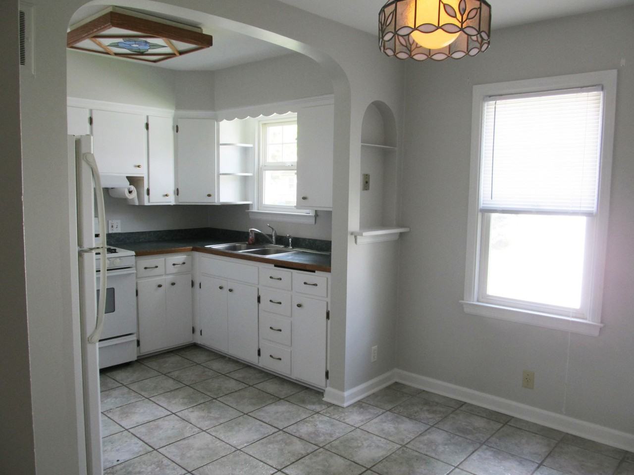 1324 Waverly Dr - Photo 3 of 13