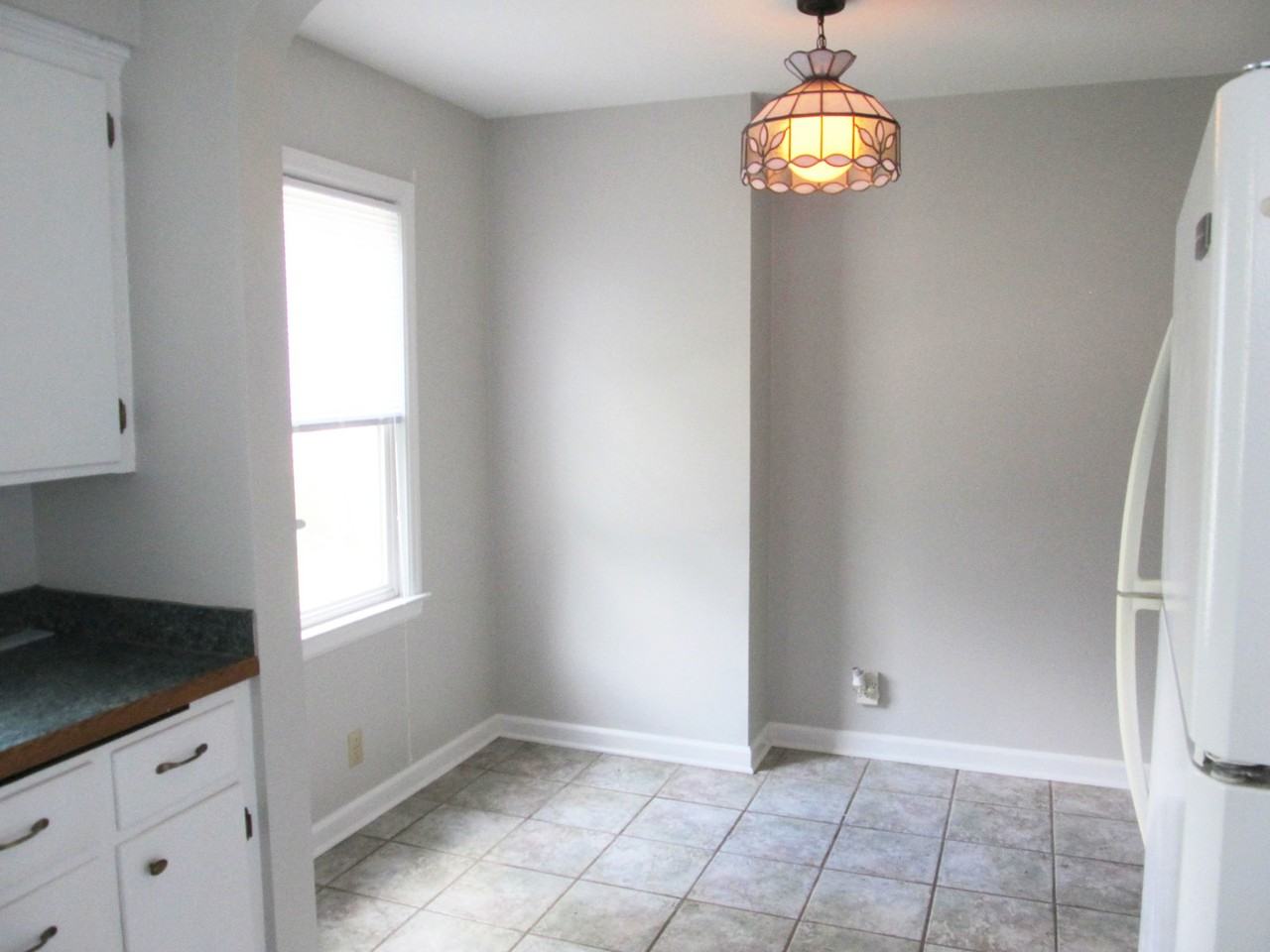 1324 Waverly Dr - Photo 4 of 13