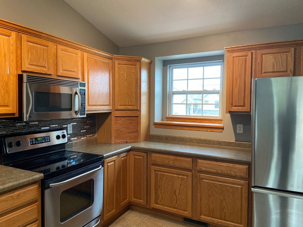 1627 Vandello Cir - Photo 3 of 17