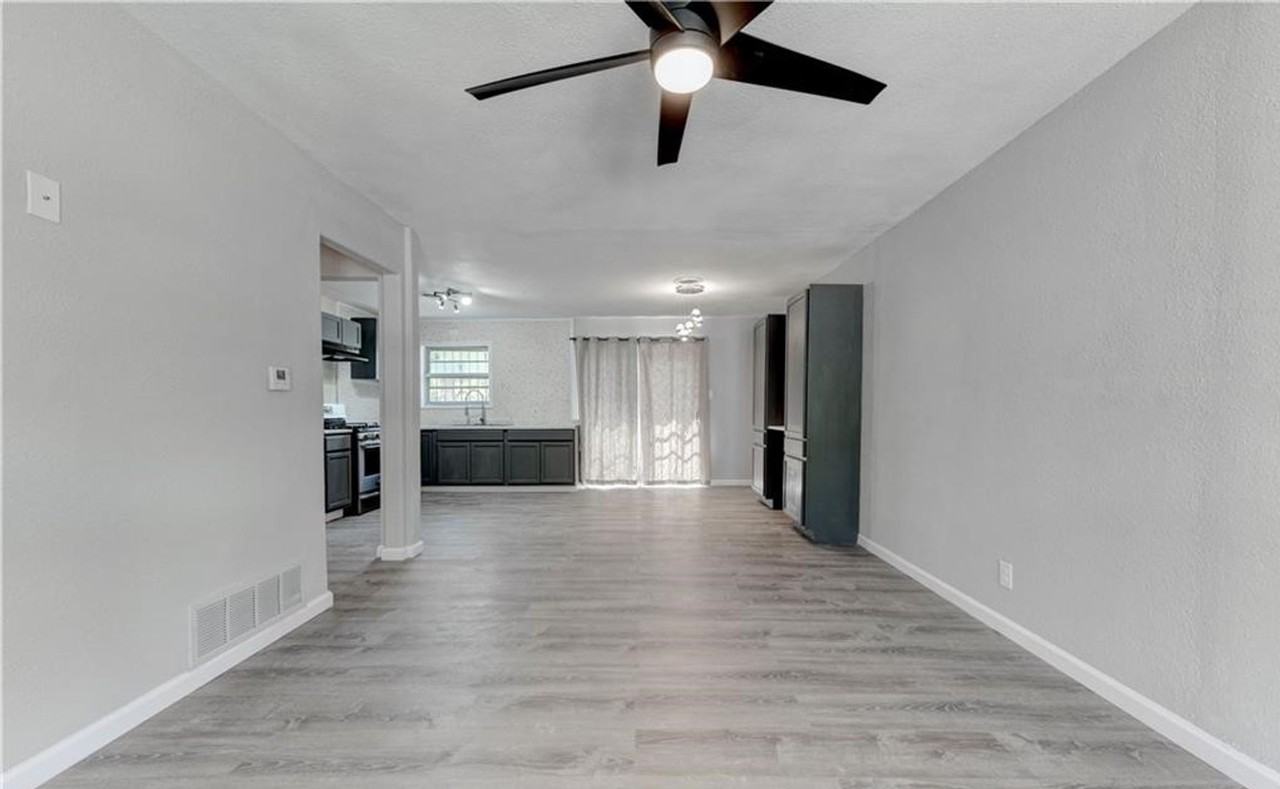 1407 Connell Dr - Photo 3 of 20