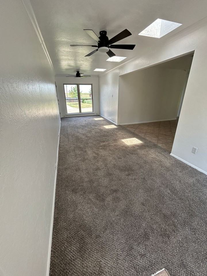 2717 Nw Central Dr - Photo 3 of 25