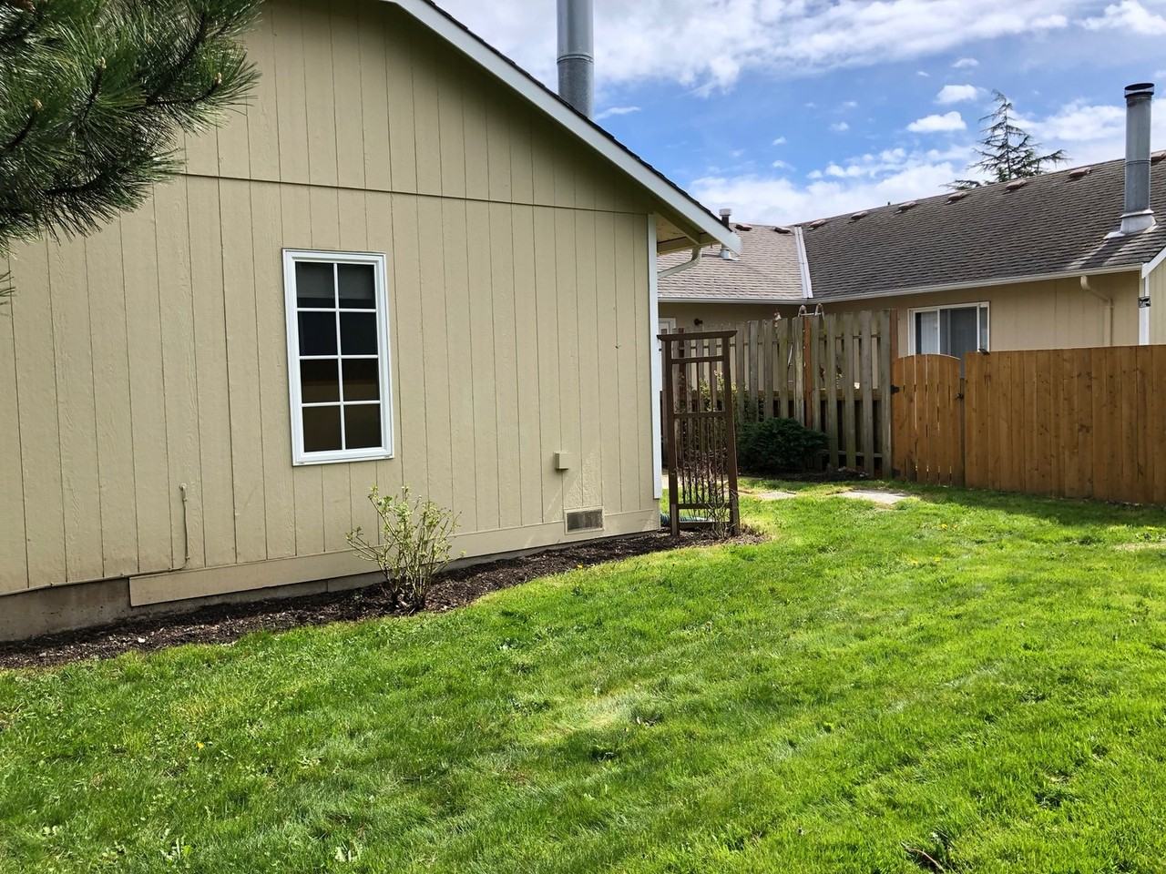 35th Street, 1202-1204 - Photo 3 of 24