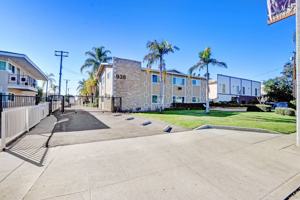 featured image of 938 W Huntington Dr