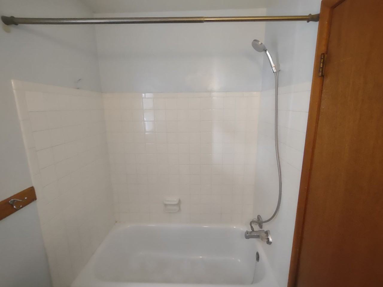 1609 N Eisenhower Dr - Photo 3 of 14