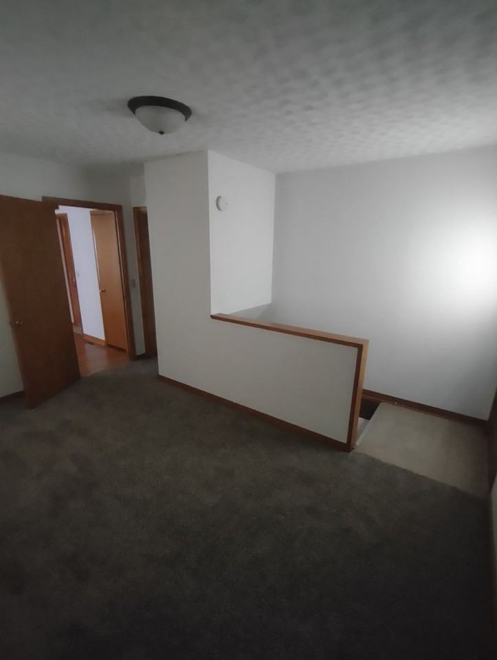 1609 N Eisenhower Dr - Photo 6 of 14
