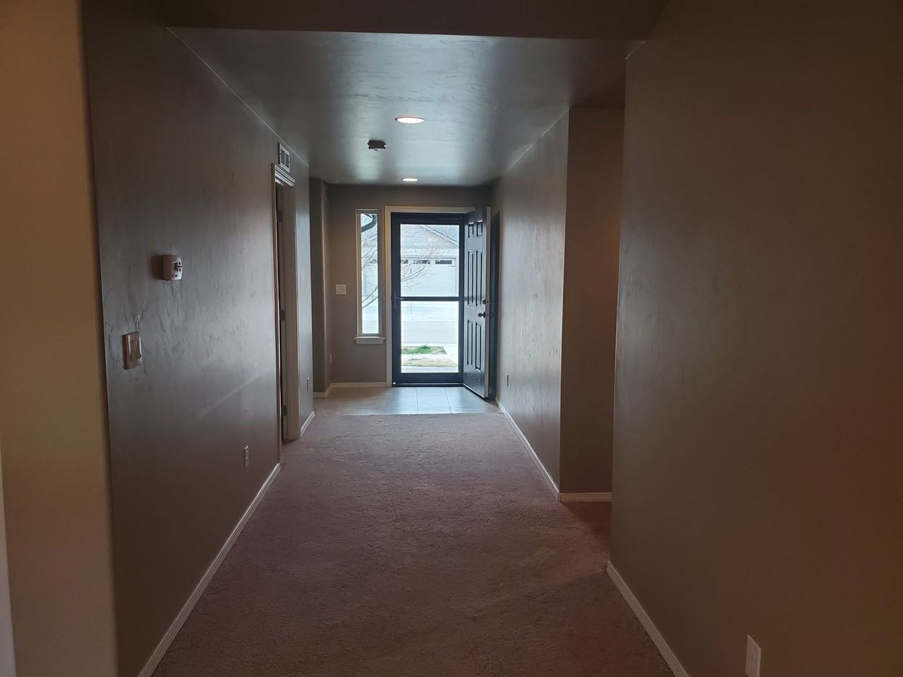 1220 W Sanetta St - Photo 4 of 32